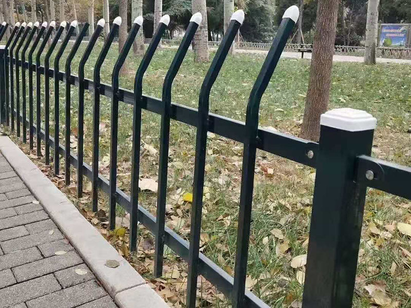 折彎草坪護(hù)欄