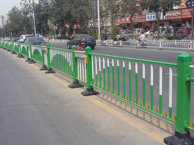 道路隔離護欄規(guī)格